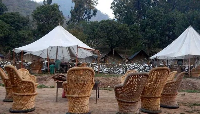 camp-eagle-nest-outer-view