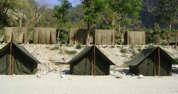 camp-eagle-nest-washrooms